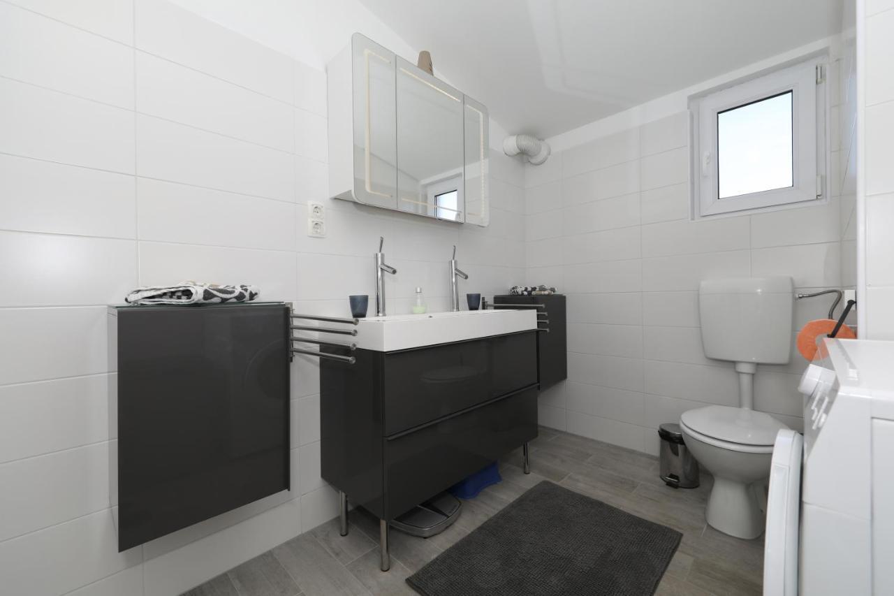 Apartment With Private Pool Sukošan Exteriör bild