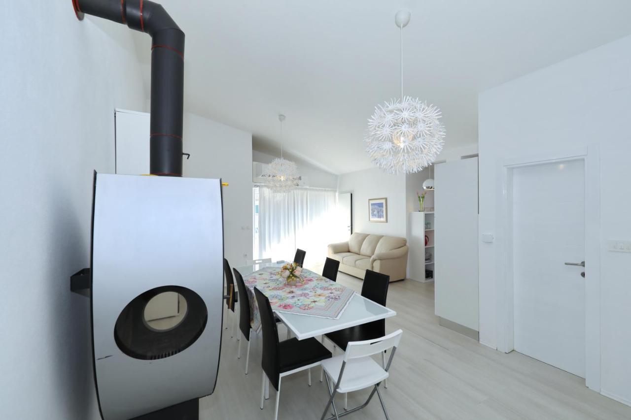 Apartment With Private Pool Sukošan Exteriör bild